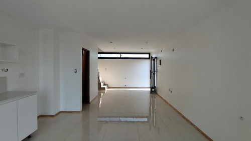 Casa En Venta En Barrio Los Fresnos Sicardi