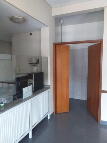 Imagen 9 de 13 de Venta Local, Clinica, Laboratorio, 5 Ambientes, Gerli