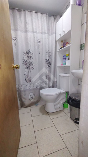 Casa En Venta De 4 Dorm. En Maipú