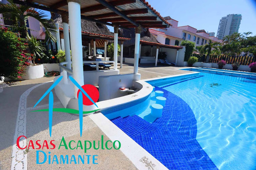 Cad Villas Playa Diamante 81. Terraza Con Jardín Y Acceso Directo A La Alberca Del Condominio