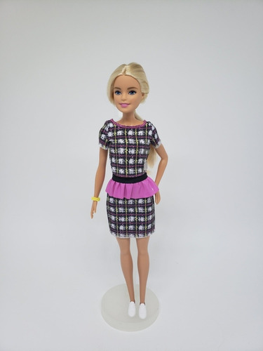 Boneca Barbie Fashionistas 58 -peplum Power