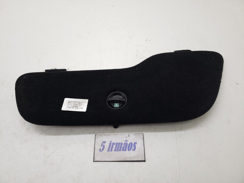 Imagem 1 de 5 de Tampa Kit Primeiros Socorros Mercedes Gla200 1.6 2015 / 2016