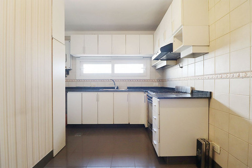 Dpto. 4 Amb. En Duplex Con 2 Balcones Y Cochera