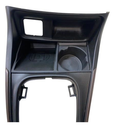 Moldura Console C/carregador Indução Fiat Strada 2021 A 2025 (Usado)