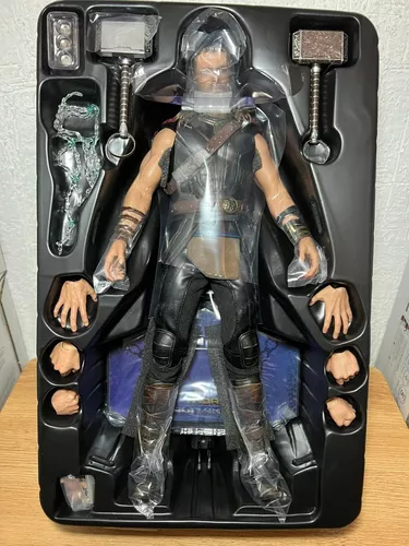 Action Figure Roadworn Thor: Thor Ragnarok (Escala 1/6) MMS416