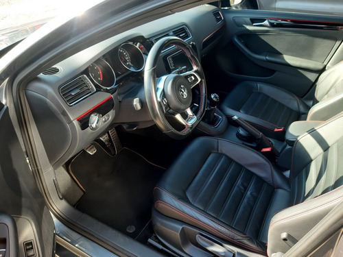 Imagen 8 de 11 de Volkswagen Vento 2.0 Tsi Gli 211cv App Connect 2016