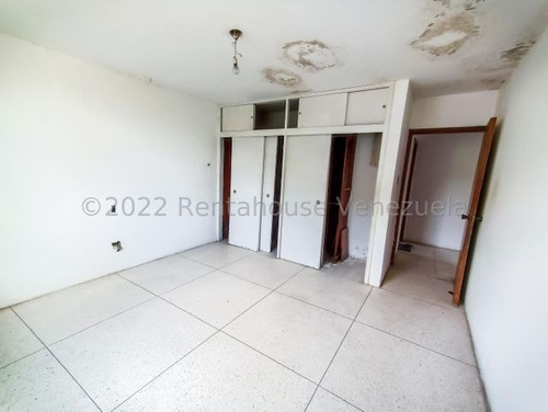 Imagen 11 de 12 de Casa En Venta Urbanización Prados Del Este. #22-24324. Megv (04125486572)