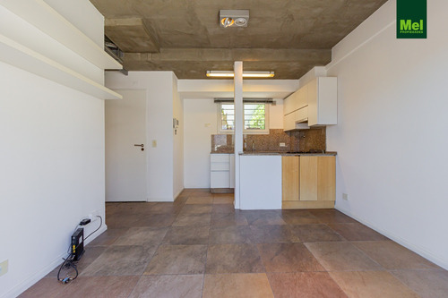 Hermoso 2 Ambientes C/balcón Y Terraza Propia En Colegiales