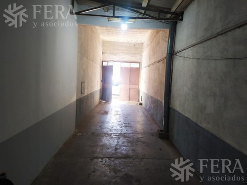 Imagen 6 de 10 de Venta De Galpón En Villa Dominico (28546)