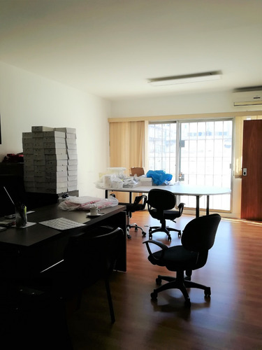 Imagen 4 de 9 de Venta De Oficina En El Centro Con Garaje Inmobiliaria Verde