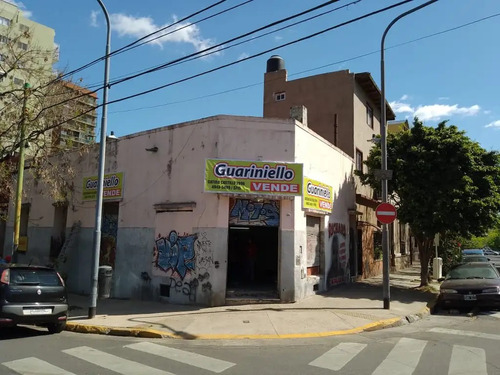 Lote En Excelente Esquina ( Inclan Y Urquiza ) Altura Edificable 17, 20 Metros