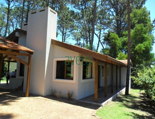 Imagen 1 de 14 de Casa En Burnett, 4 Dormitorios *- Ref: 901