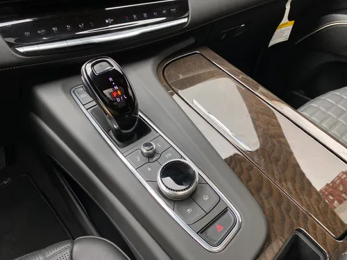 Cadillac Escalade 600d