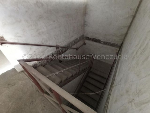 Se Vende Con Financiamiento Galpón Industrial En Venta La Providencia A Pocos Mts De La Av. Intercomunal Turmero 23-13972 Hc