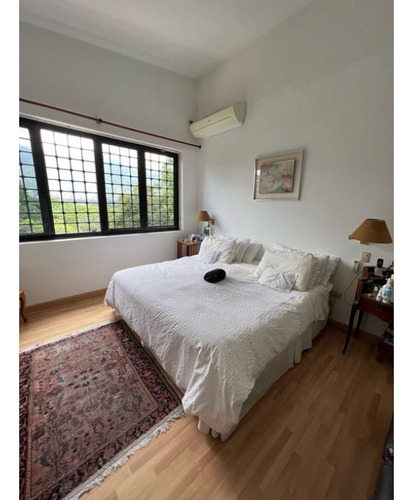 Se Vende Casa 500m2 4h/5b/4b/4p Santa Marta 0887