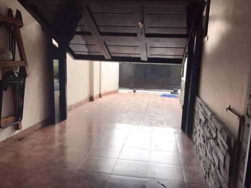 Chalet 5 Ambientes Con Cochera