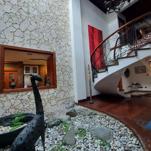 Imagen 5 de 30 de Venta De Casa En Prados Del Este 8h/ 9b/ 5p