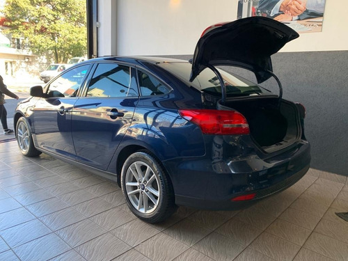 Imagen 11 de 17 de Ford Focus 4p 1.63 L Mt S 2015
