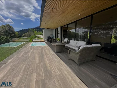 Una Casa Espectacular(mls#249327)