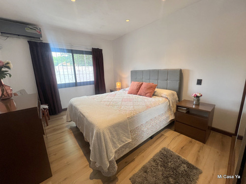 Venta O Permuta De Gran Casa Padrón Único Más Taller, Galpón O Depósito, Lezica, Como Nueva, 3 Dormitorios, Piscina, Barbacoa, Cochera, Gran Potencial!! Imperdible!!