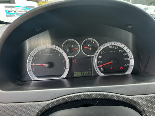 Imagen 11 de 14 de Chevrolet Aveo 2018 1.6 Ls Mt