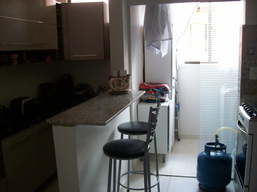 Imagem 3 de 6 de Apartamento À Venda 2 Dormitórios 1 Vaga Vila Urupês Ap-0039