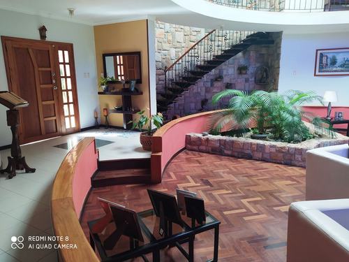 Imagen 2 de 14 de Fabulosa Casa En Altos De Guataparo