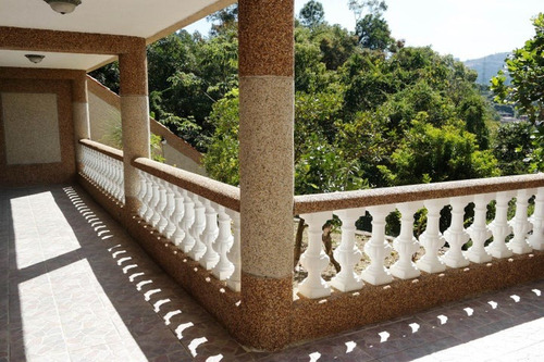 Casa En Venta 21-16939 En El Cafetal
