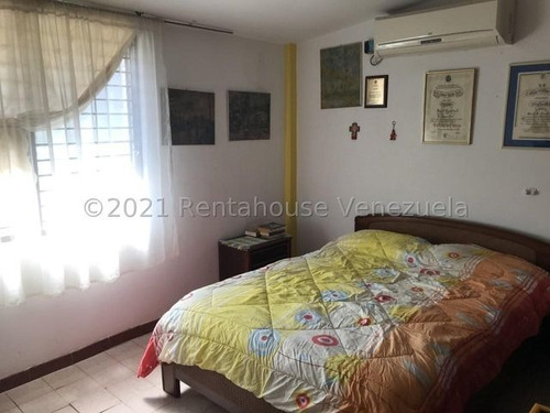Imagen 11 de 30 de Casa En Venta En Colinas De Santa Rosa Este De Barquisimeto 0.4.2.4.5.9.3.7.5.4.2/ Código Rent-a-house Mls: 22-1619
