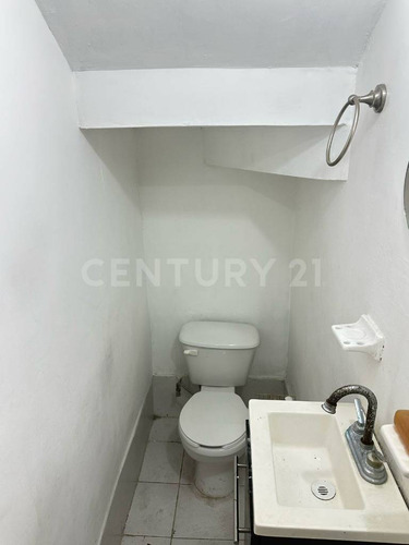 Casa En Venta En Col. Hacienda Los Cantu En Escobedo