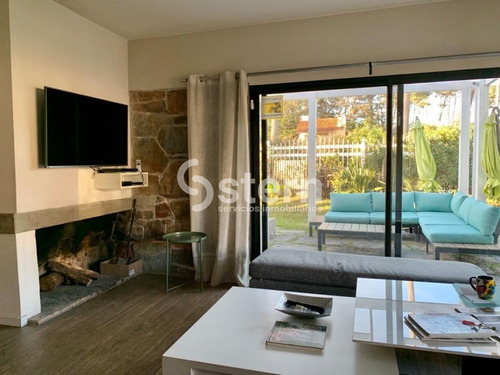 Venta Casa 4 Dormitorios, Playa Mansa, Punta Del Este- Ref: 1560