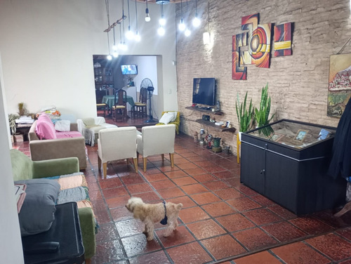 Confortable Casa En Excelente Ubicación