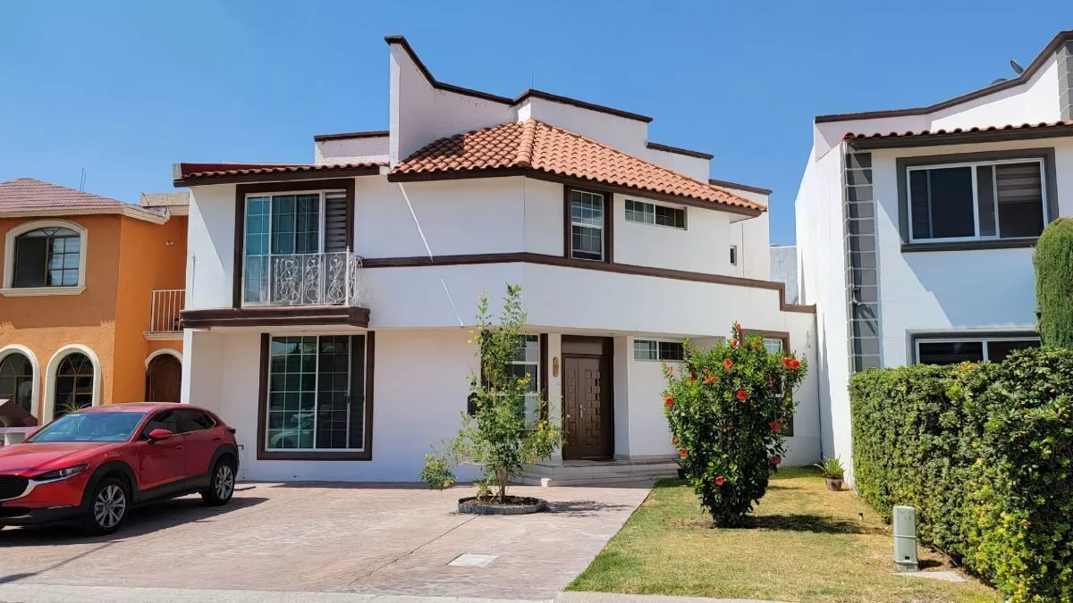 Casa En Venta En Pueblo Nuevo En Corregidora