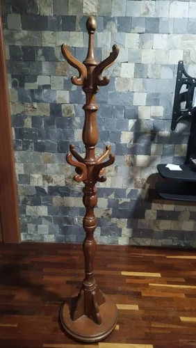Percheros tallados en madera hot sale