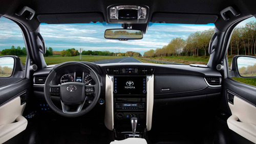 Toyota SW4 Toyota SW4 SRX Platinum 2.8 Turbodiesel 4x4 (Aut.) (5 Lugares)