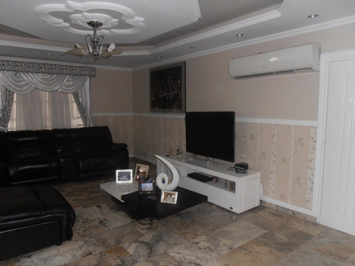 Hermosa Quinta En Venta Ubicada En Urb San Jacinto En Maracay Db 25-14208