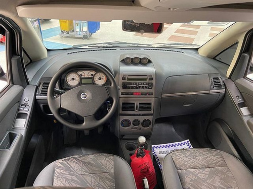 Imagem 7 de 8 de Fiat Idea 1.8 Mpi Advent 8v 2007
