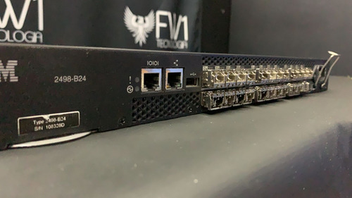 Switch Ibm San 2498-b24 24 Portas 8gb Com Gbic E Licenças (Usado)