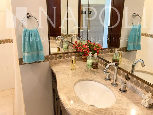 Casa 7 Ambientes O Mas En Saint Thomas, Canning