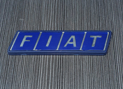 Emblema Maleta Fiat Uno Premio Tipo Viejo