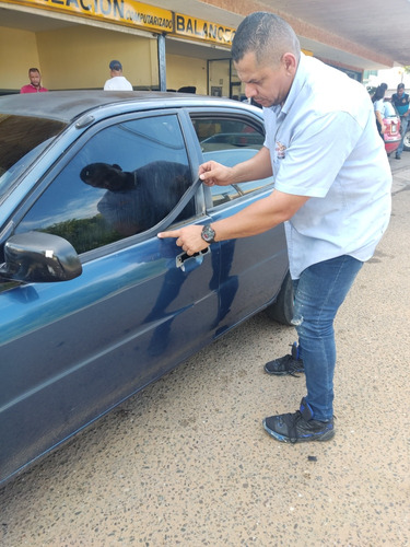 Cepillo Lamevidrios De Puerta Mitsubishi Lancer Signo 