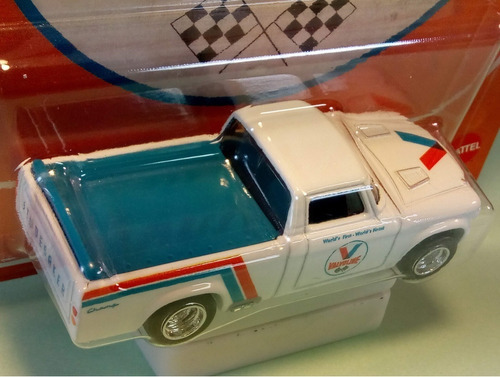 Válvula sellada Hot Wheels Premium 63 Studebaker Champ