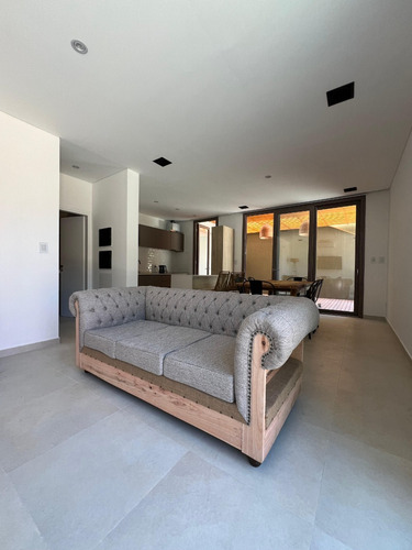 Venta Duplex A Estrenar En Monte Hermoso