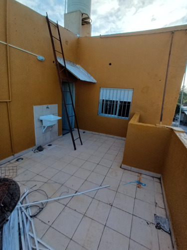 Casa En Planta Alta Con Tres Dormitorios.