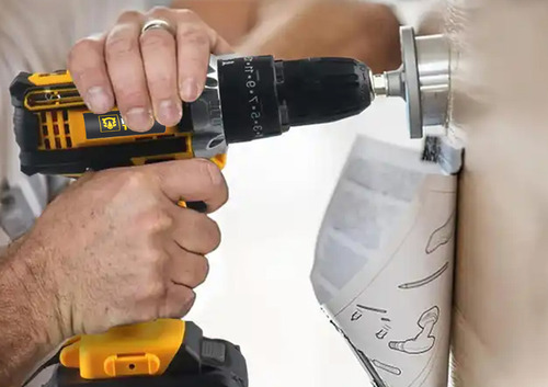 Furadeira Parafusadeira Bivolt 2 Baterias + Kit