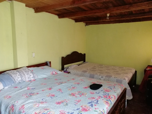 Imagen 12 de 14 de Casa Un Pisos, Solida, En Pasaje Interior