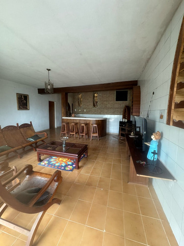 Se Vende Casa En San Antonio De Los Altos 550m2, 5h/5+½b/3p