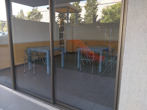 A Pasos Del Metro Irarrazaval 2 Dorm. 2 Baños.