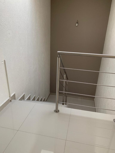 Imagen 8 de 20 de Venta De Casa Remodelada!!! En Colonia Santa Cecilia De 237m