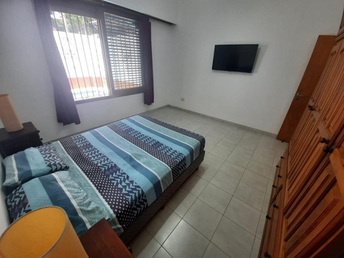 Imagen 12 de 19 de Casa De Lote Propio Con Pileta
